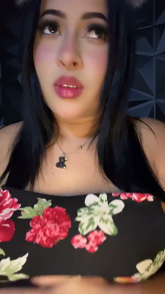 942795524