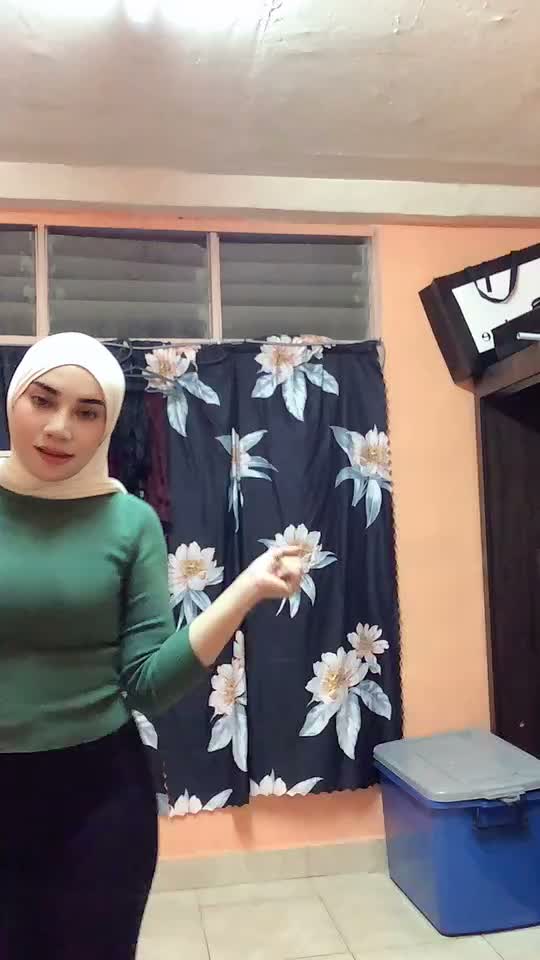 983297912