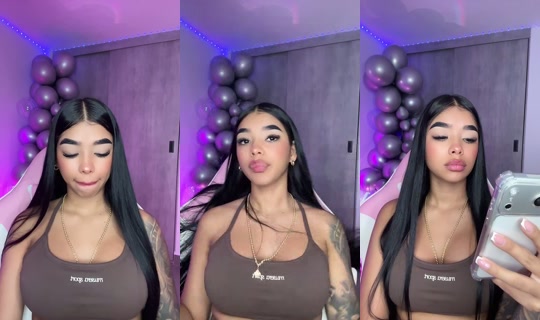 As_karolamaya's Stream - Aug 5, 2026, 10:29 PM