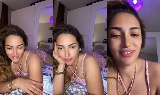 ElisanizZz 的直播 - 2026年8月23日 21:09