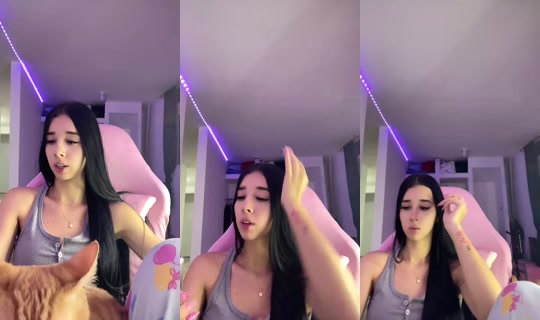 Flaca270708's Stream - Aug 21, 2026, 2:21 AM