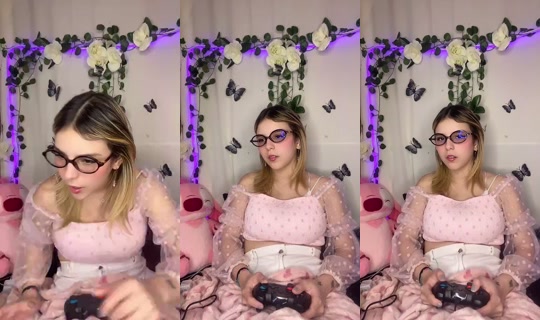 Princessanmia's Stream - Jul 27, 2026, 11:43 PM