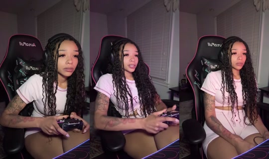 Theeazarialynn's Stream - Oct 26, 2026, 4:39 AM