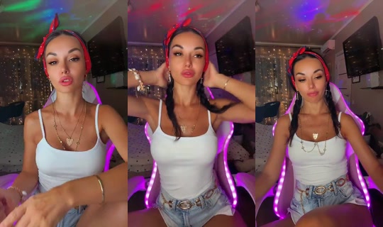 Stream von adi_curly – 7. Aug. 2026, 19:51