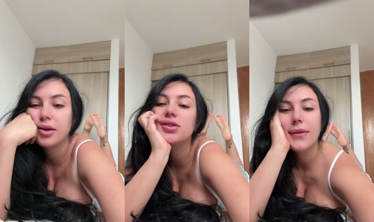chica14's Stream - Aug 6, 2026, 11:46 AM