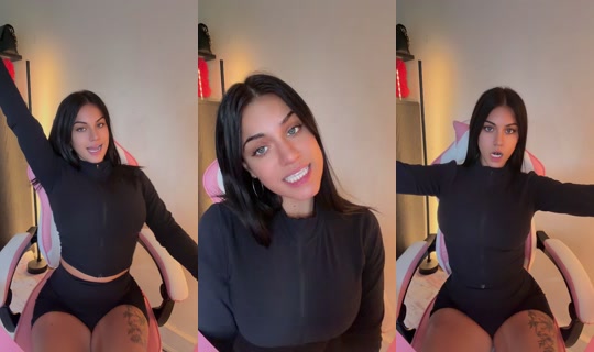 emiliana_xo の配信 - 2026年8月12日 14:53