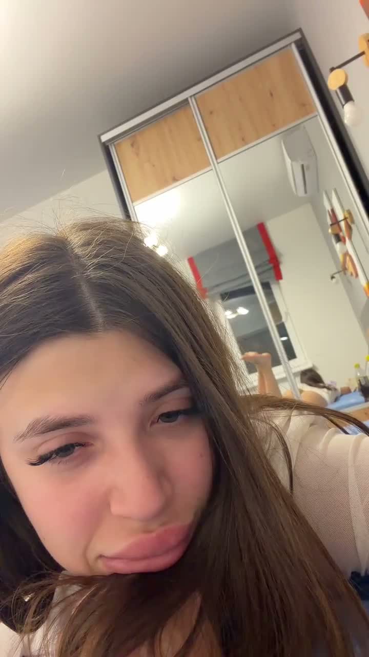 1760665481829359617