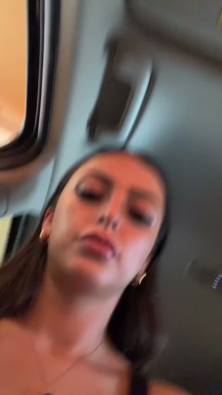 2091976436777038849