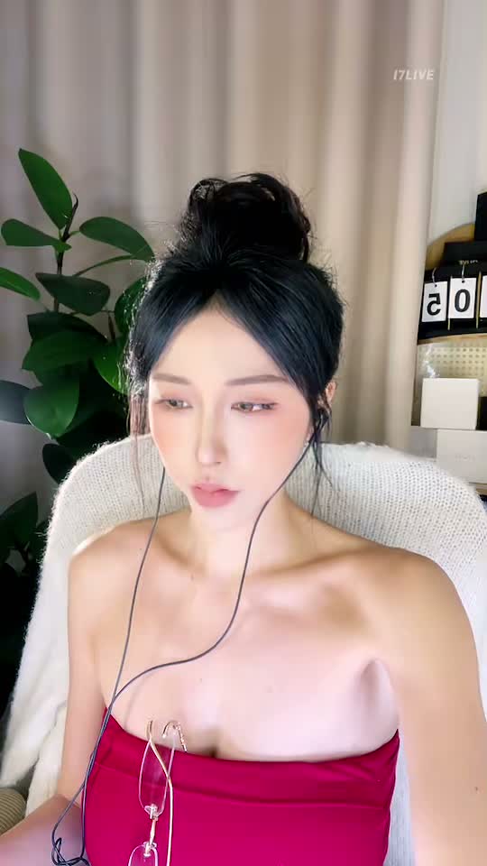 15740399