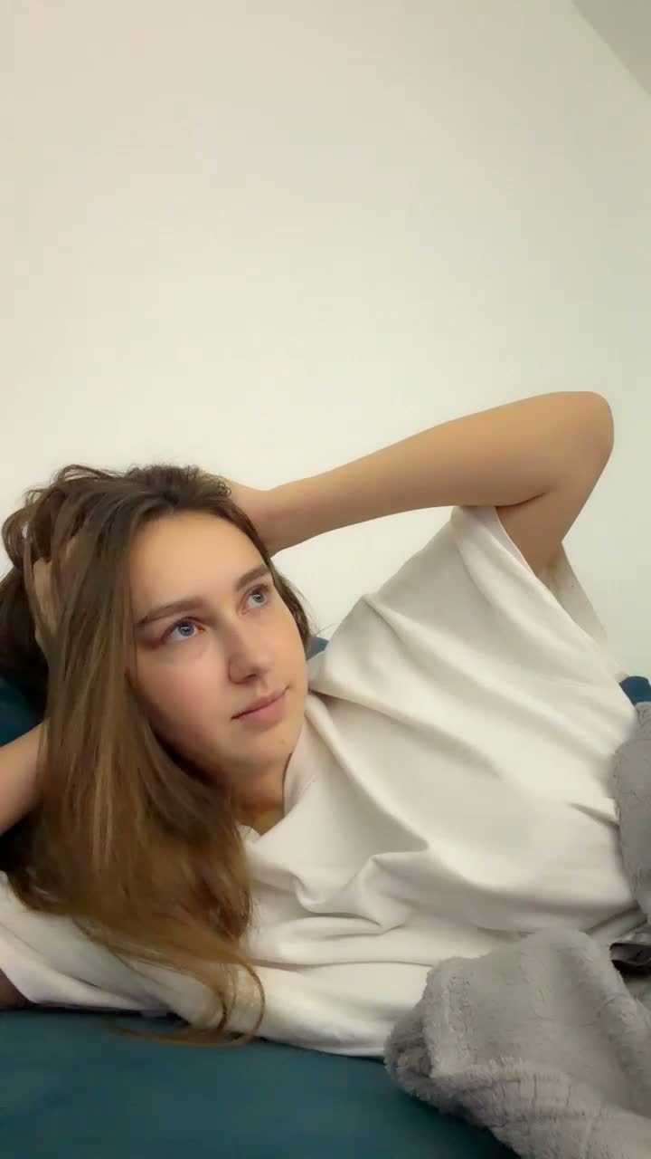 2093463397824017409