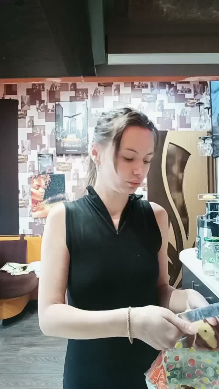 2104278749456018433