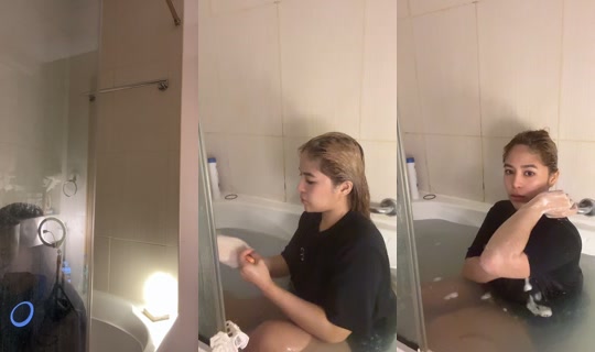 au.moina's Stream - Oct 17, 2026, 3:32 PM
