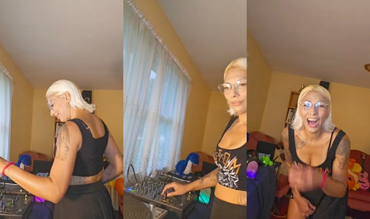 dollpeekaboo's Stream - Aug 10, 2026, 8:37 PM