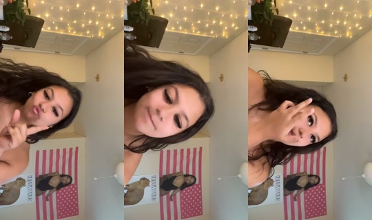 hollyrose.e's Stream - Aug 7, 2026, 8:22 PM