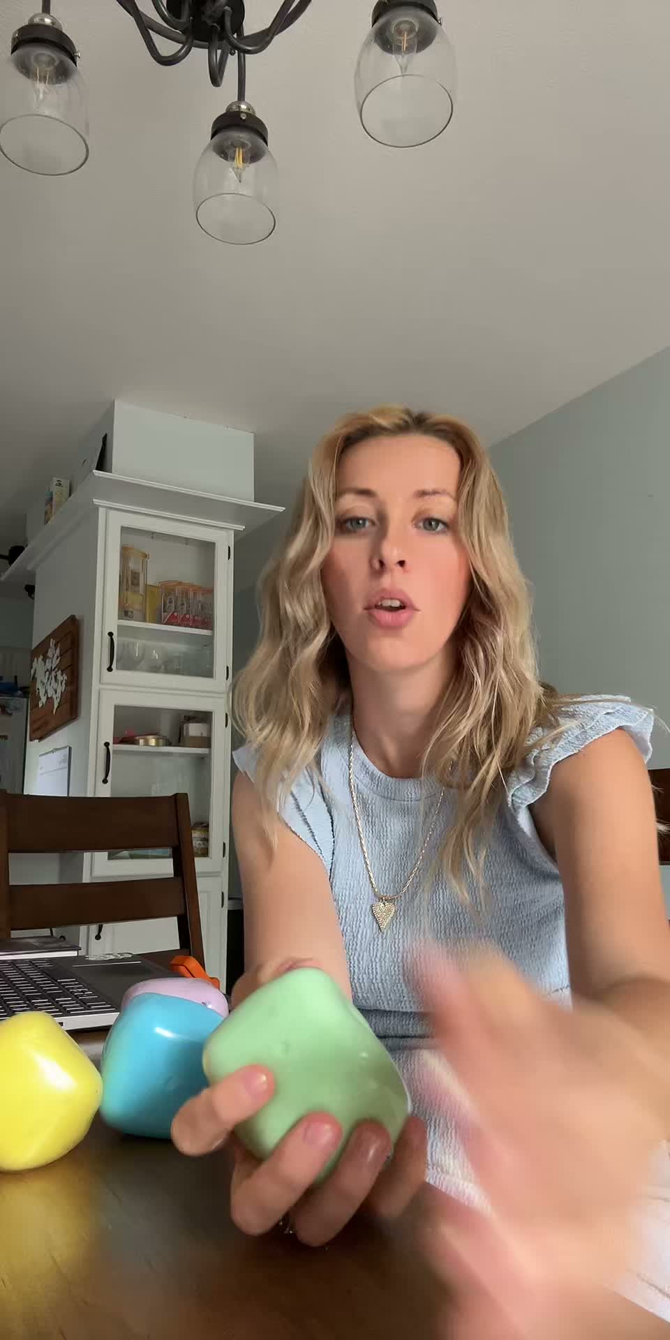 hollytrostauthor