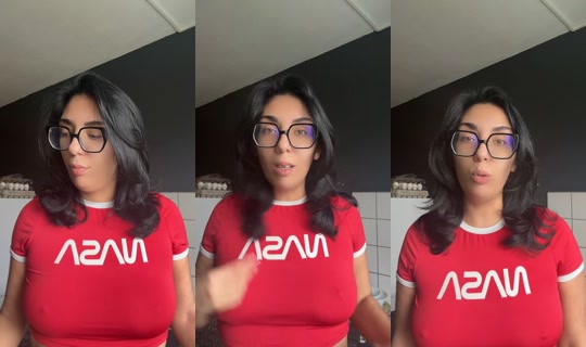 lafolleefollee05's Stream - Oct 14, 2026, 8:42 AM