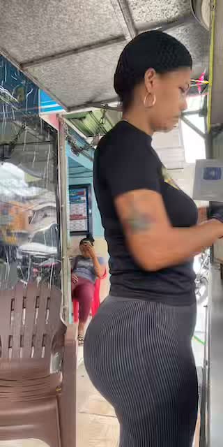 lucyaquino2605