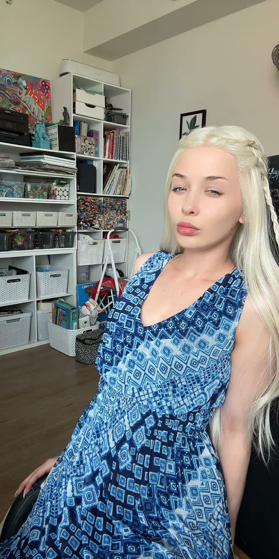 nicollette_deuel