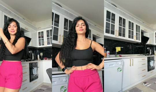 ozlembademcii's Stream - Sep 13, 2026, 7:22 AM