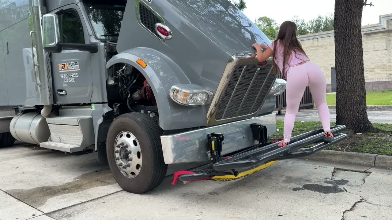 TruckGirlChronicles