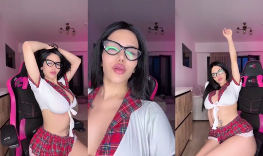 Burcu_34's Stream - Jun 2, 2026, 1:50 AM