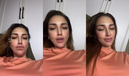 ElisanizZz 的直播 - 2026年5月23日 0:00