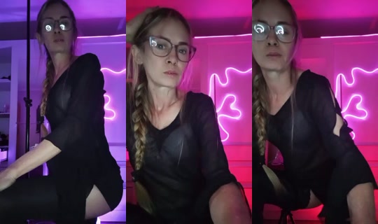 _hellen_'s Stream - May 30, 2026, 1:21 AM
