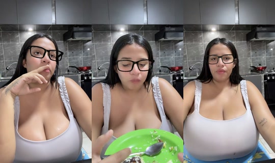 mnicolecolina's Stream - May 28, 2026, 11:52 AM