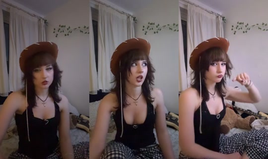 weewooweex's Stream - Jul 7, 2026, 9:44 PM
